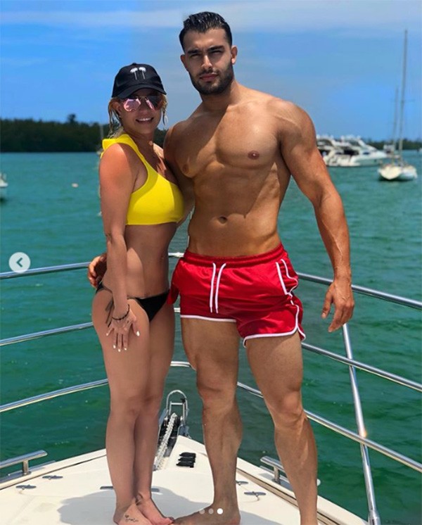 Britney Spears e seu namorado Sam Asghari (Foto: Instagram)