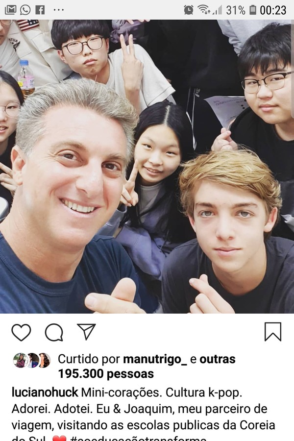 Luciano Huck e o filho Joaquim na Coreia do Sul (Foto: Reprodução/Instagram)