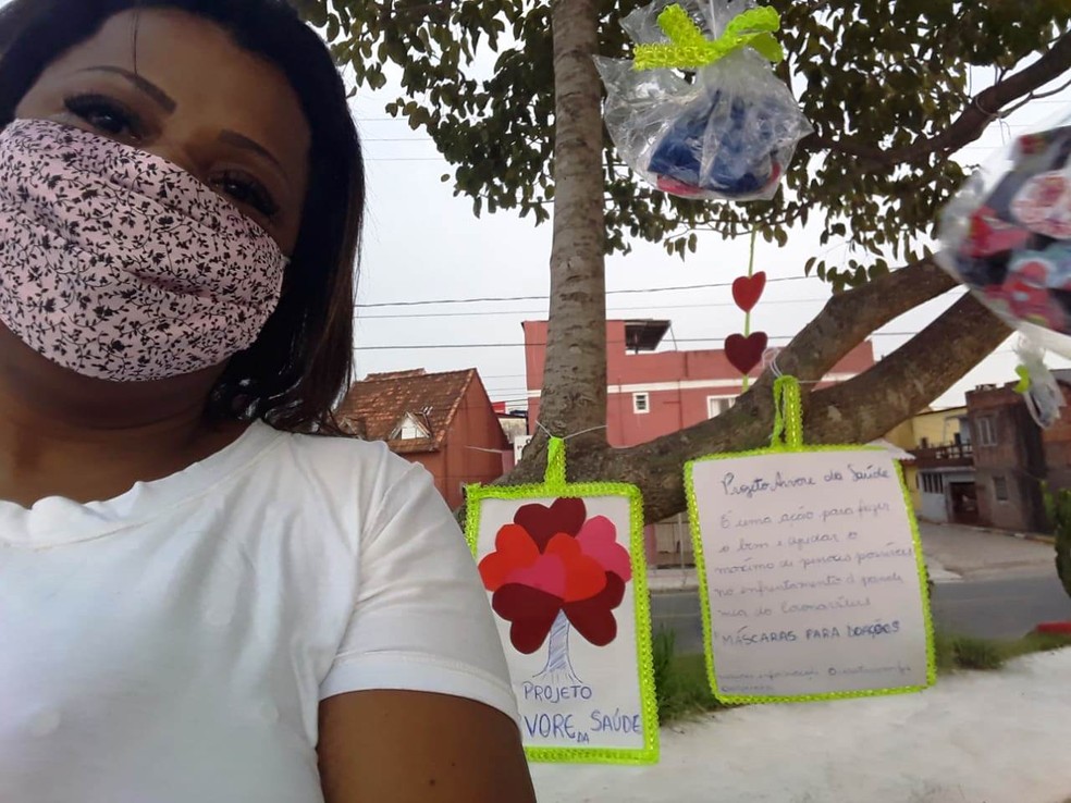 Maritza Fabiane já contribuiu com comunidades doando mais de 200 máscaras em Florianópolis — Foto: Maritza Fabiane/Arquivo pessoal