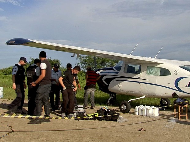 Avião apreedido fazia rota internacional de tráfico de drogas (Foto: TV Verdes Mares/Reprodução)