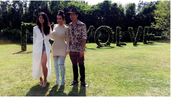 Kim Kardashian durante a festa pela qual recebeu 2,2 milhões de reais por sua presença (Foto: Snapchat)