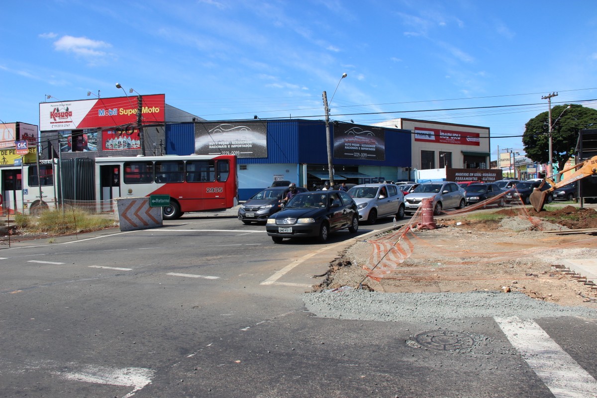 Rotatória da Av. John Boyd Dunlop