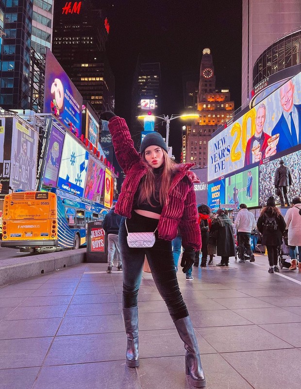 Gkay na Times Square em Nova York, nos EUA (Foto: Reprodução/Instagram)