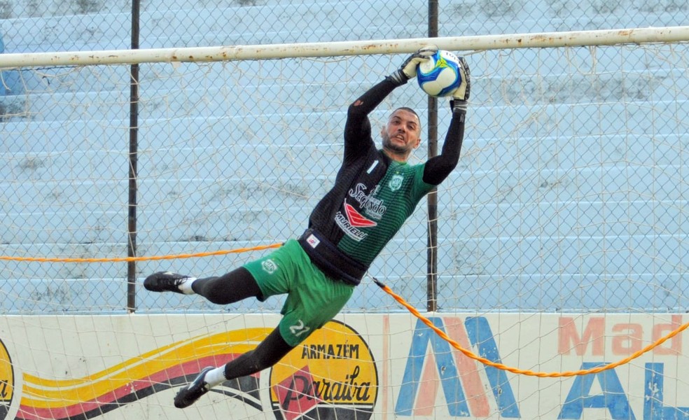 Camilo vai passar at� seis meses fora de atividade � Foto: Joab Medeiros / Nacional-PB