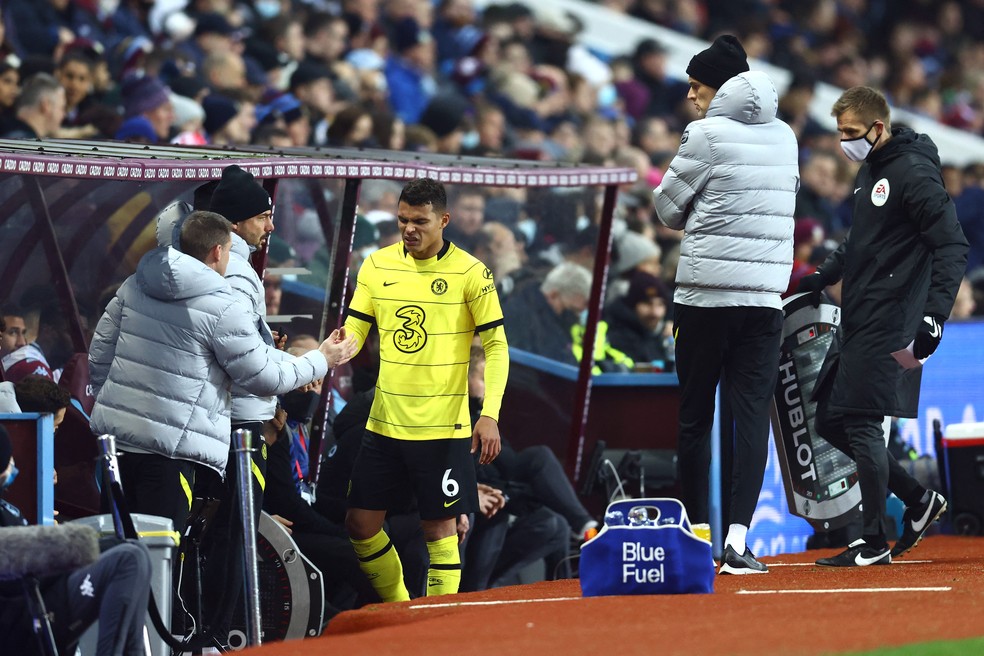 Thiago Silva  substitudo na vitria do Chelsea sobre o Aston Villa  Foto: Reuters