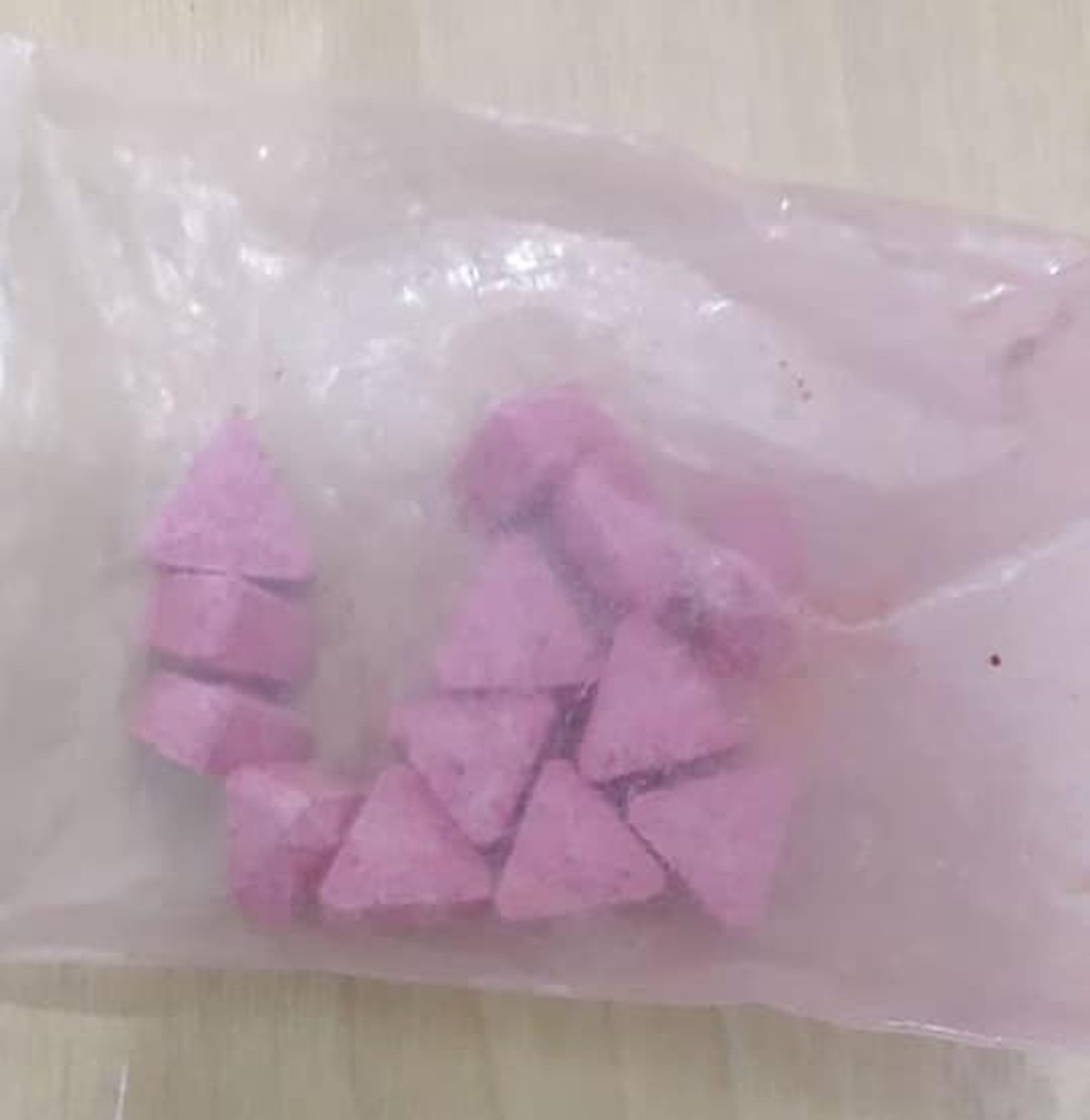 Ecstasy, LSD, maconha e munições foram apreendidos pela Polícia Militar em Lucélia — Foto: Polícia Militar