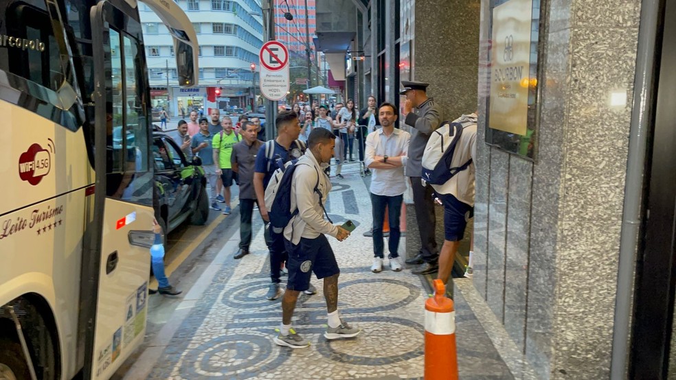 Palmeiras desembarca em Curitiba com chance de encaminhar título; veja relacionados