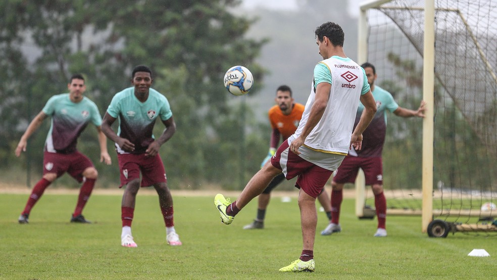 Ganso em treino do Fluminense  — Foto: Lucas Merçon / FFC