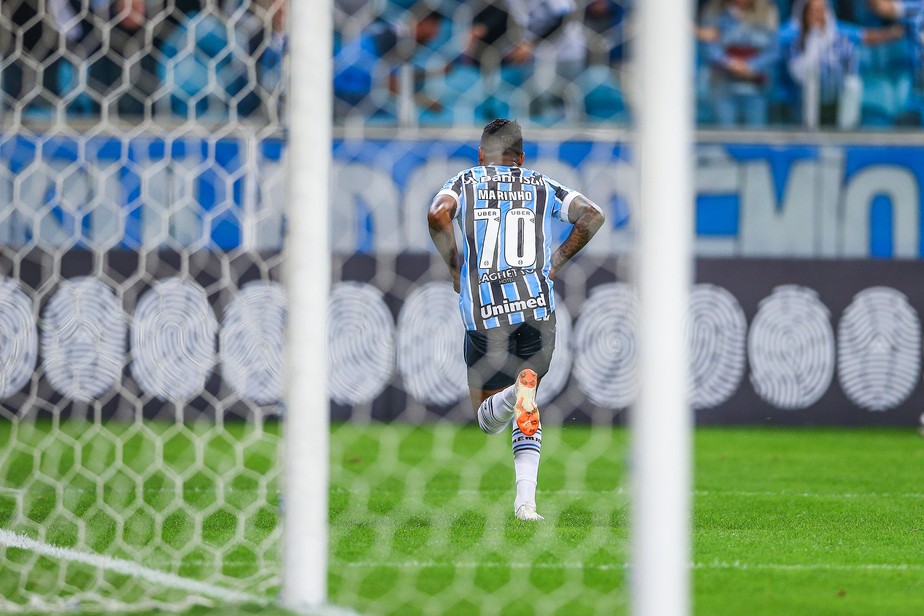 Marinho comemora primeiro gol pelo GrÃªmio e choro: â€œNÃ£o tem preÃ§oâ€