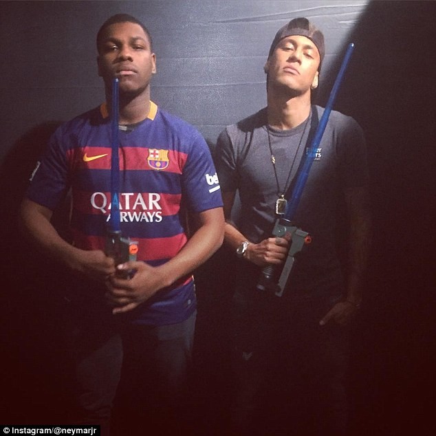 Neymar e John Boyega (Foto: reprodução)