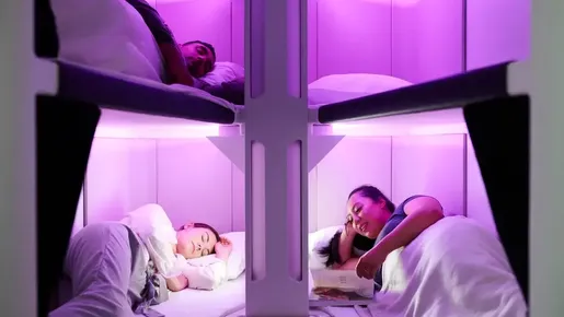 Companhia aérea que oferece cama em voos econômicos é eleita a melhor do mundo; lista