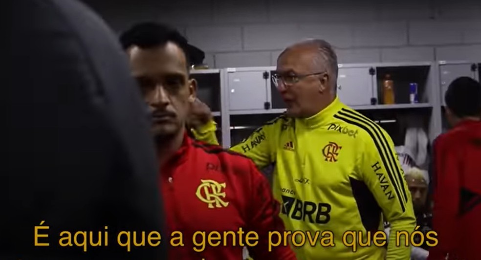 Trecho do discurso de Dorival Junior, técnico do Flamengo, antes da partida contra o Athletico — Foto: Reprodução / FlaTV
