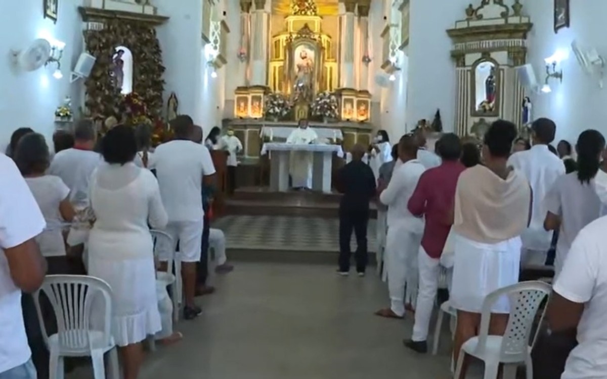 Les catholiques et les partisans du candomblé remplissent l’église mardi le jour de l’hommage à São Roque |  Bahia