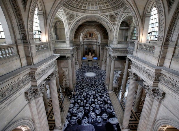 Intervenção artística no Pantheon de Paris (Foto: Insider/ Reprodução)