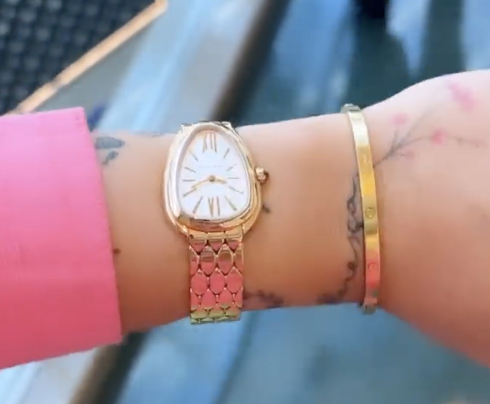Saiba quanto custa o novo relógio da blogueira Virgínia — Foto: Reprodução/Instagram