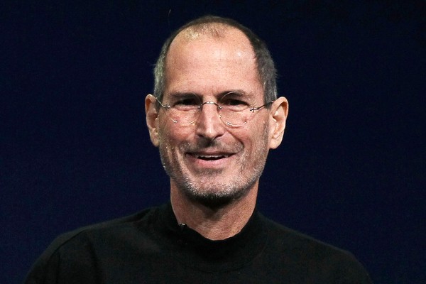 O gênio da Apple, Steve Jobs passava uma noite na casa de cada amigo e consegui dinheiro devolvendo garrafas de Coca-Cola retornáveis (Foto: Getty Images)
