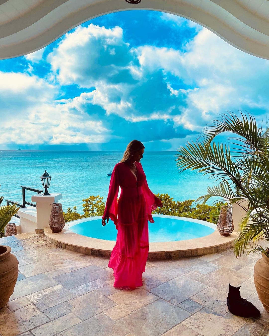Lívia Andrade faz ensaio fotográfico em cenário paradisíaco no Caribe: (Foto: Reprodução/ Instagram)