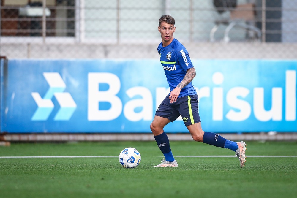 Felipão tem Ferreira à disposição contra o Flamengo e aguarda por Campaz
