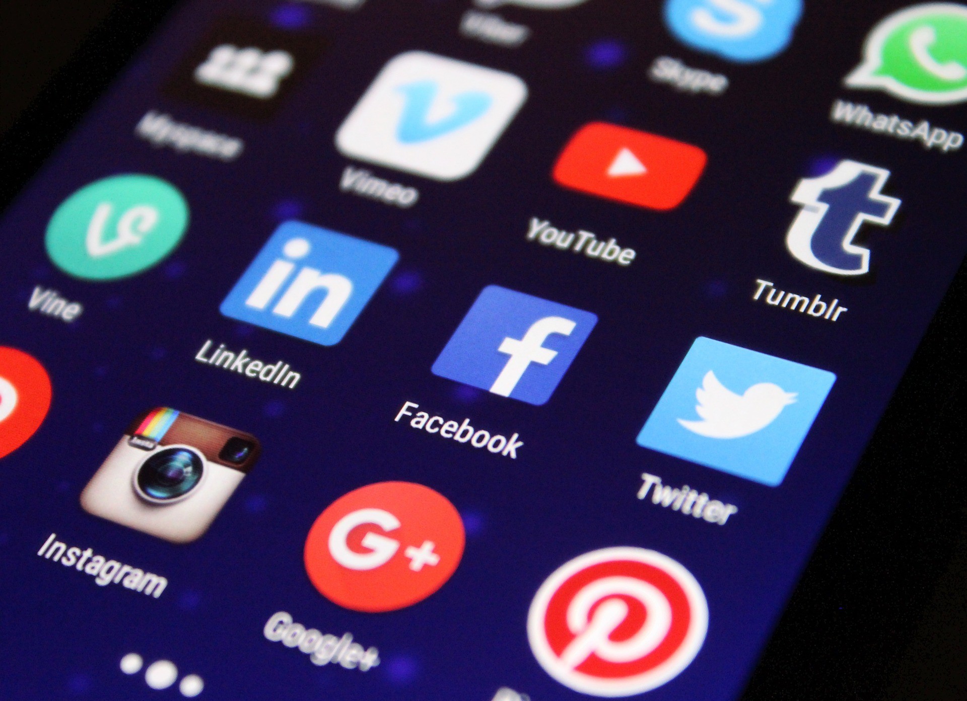 Pesquisadores investigam os aspectos das redes sociais (Foto: Pixabay)