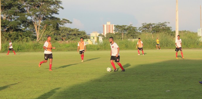 treino Flamengo-PI (Foto: Abdias Bideh/GloboEsporte.com)