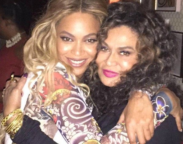 Beyoncé com a mãe, Tina Knowles (Foto: Reprodução/Instagram)