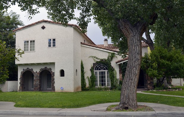 Casa onde vivia o personagem Jesse Pinkman na série 'Breaking bad' é colocada à venda por US$ 1,6 milhão (Foto: Russell Contreras/AP)
