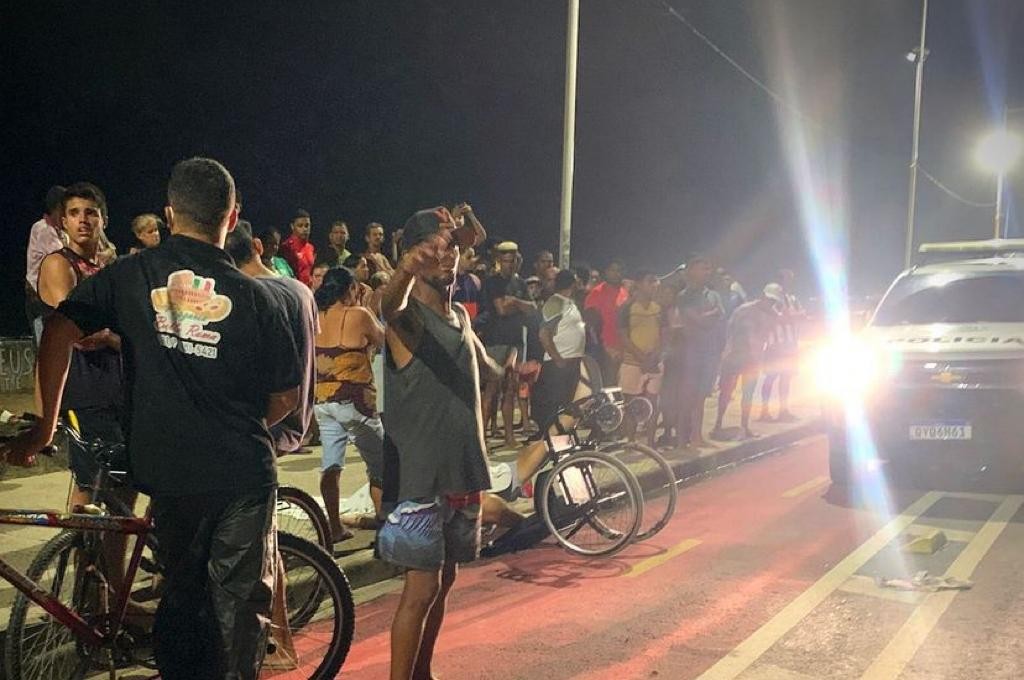 Deficiente físico que estava em cadeira de rodas é assassinado a tiros na orla de Brasília Teimosa, no Recife 