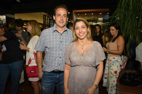 Junior Prestes e Renata Bertoni