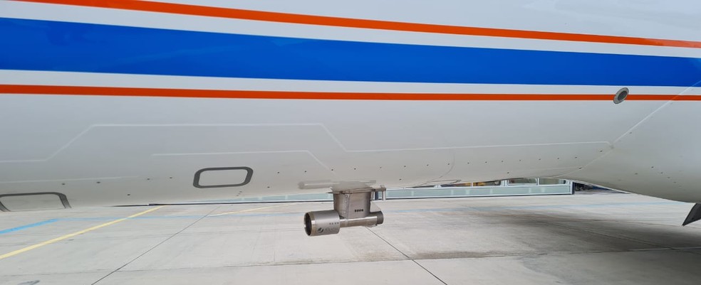 Sistema para captação do ar atmosférico, instalado na fuselagem do avião. — Foto: Divulgação/Dirceu Herdies