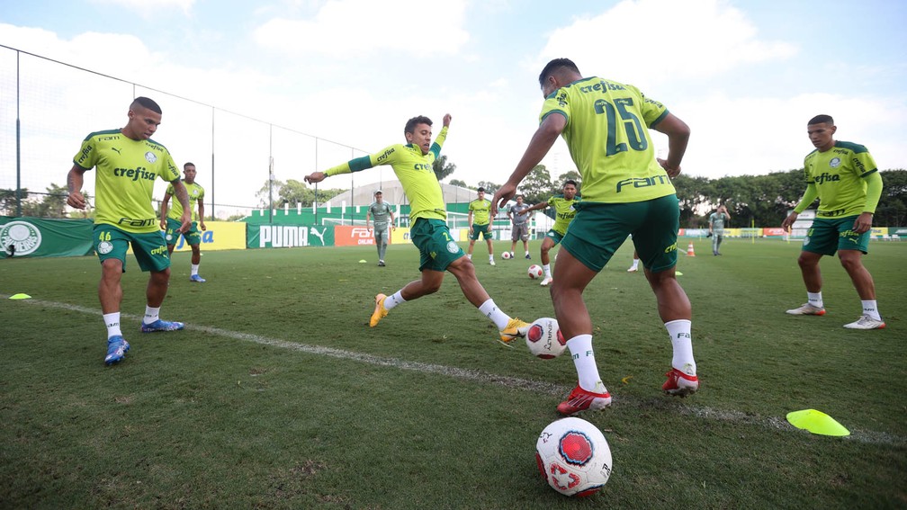 Palmeiras inicia a semana com dúvidas para o duelo contra o São Paulo