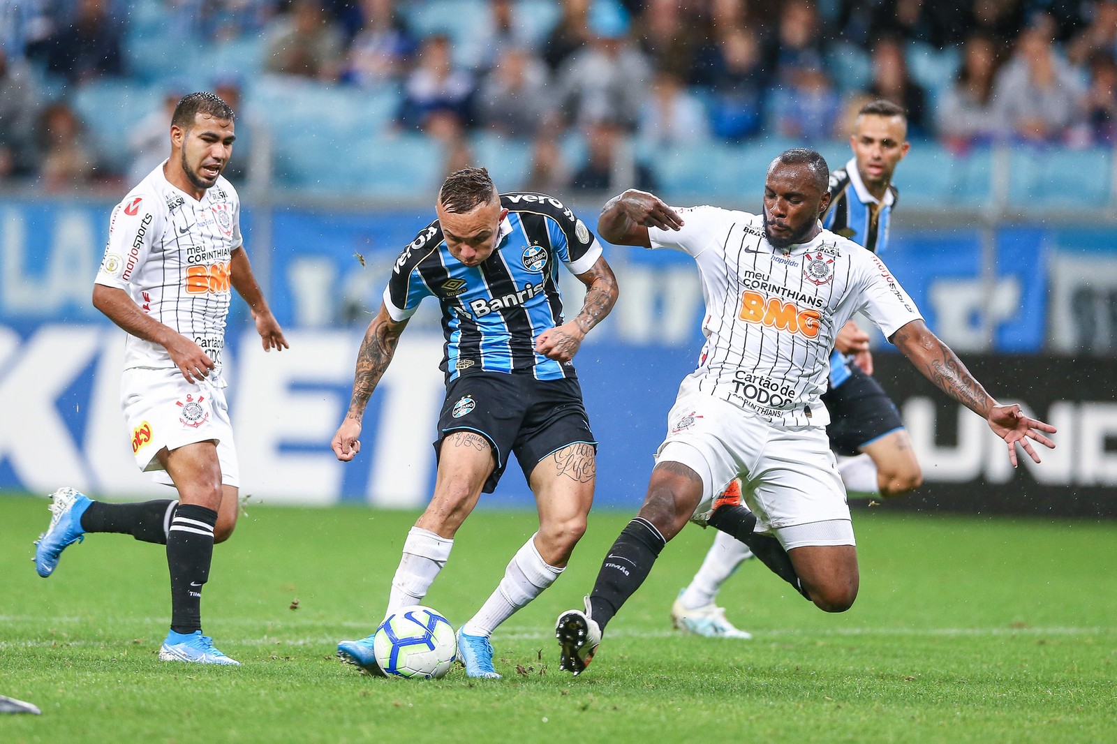 Análise: Corinthians segura dinâmica gremista, mas eficiência ofensiva precisa melhorar