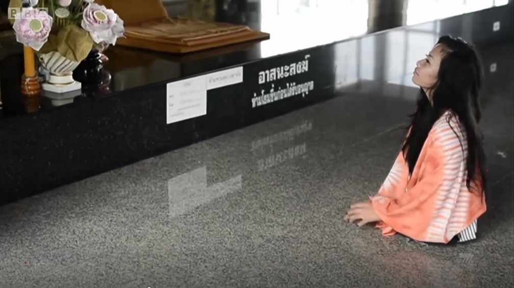 Tailandesa Kanya Sesser nasceu sem as pernas, foi abandonada pelos pais e virou atleta e modelo. â Foto: BBC