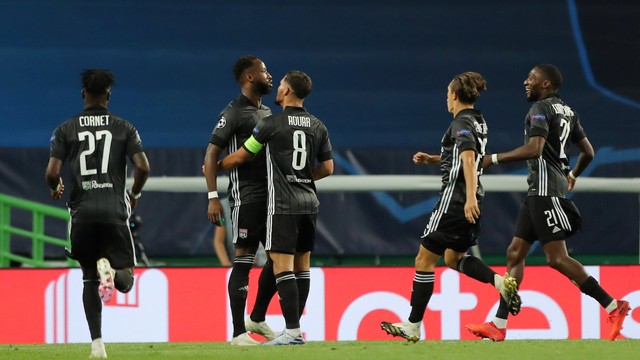 Dembélé foi decisivo: saiu do banco e marcou dois gols para o Lyon