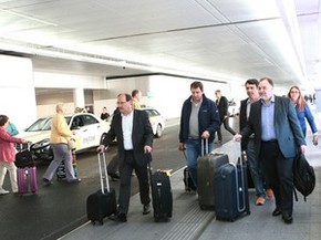 Governador e comitiva no aeroporto de Frankfurt, na Alemanha (Foto: Luiz Chaves/Palácio Piratini)