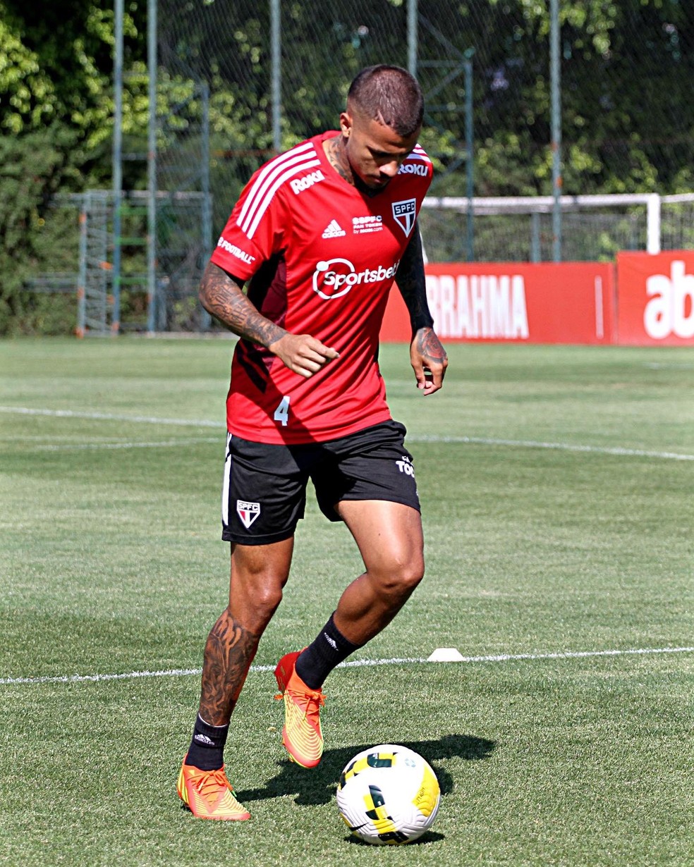 Diego Costa em treino do São Paulo — Foto: Divulgação