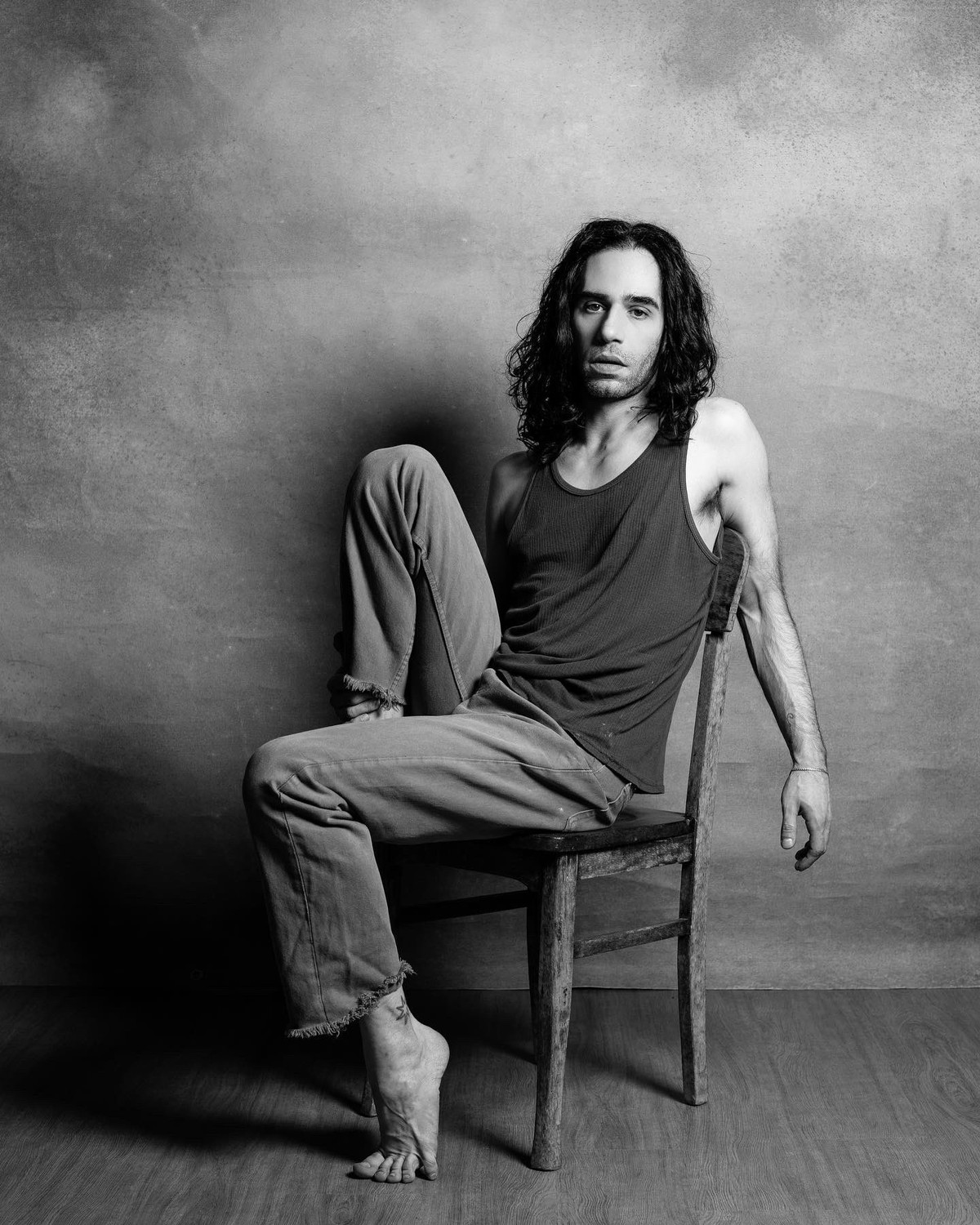 Thiago Pethit dá clima ‘noir’ ao rock do Barão Vermelho na novela ‘Além da ilusão’ |  Weblog do Mauro Ferreira