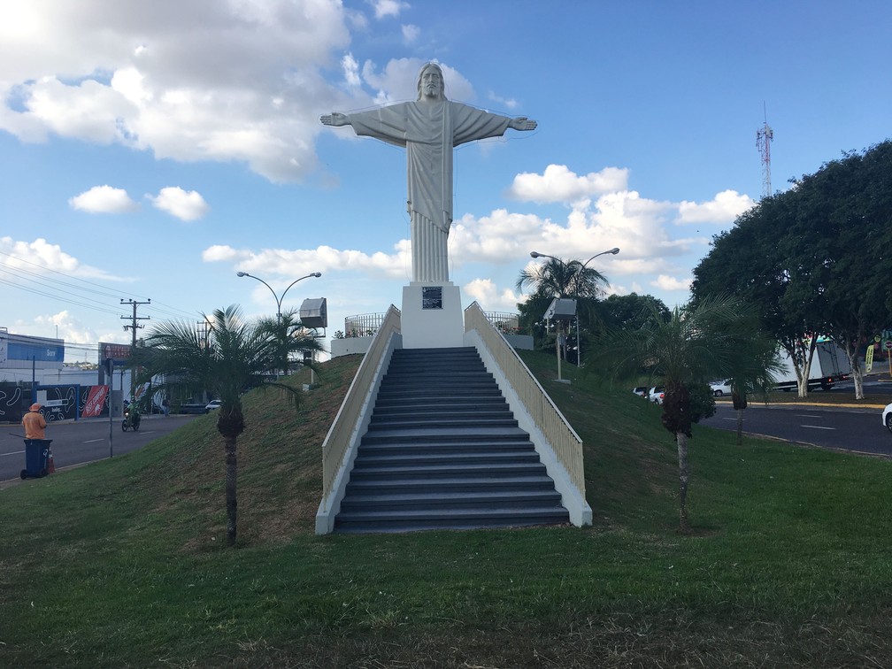 Restauração da estátua do Cristo Redentor, alvo de vandalismo, é concluída  em Presidente Prudente | Presidente Prudente e Região | G1