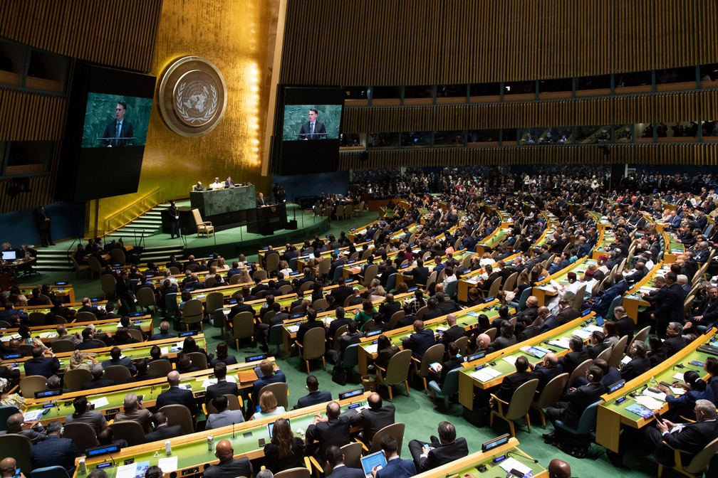 Presidente brasileiro, Jair Bolsonaro, discursa na 74ª sessão da Assembleia Geral das Nações Unidas (ONU), em Nova York, nesta terça-feira (24)  — Foto: Don Emmert / AFP