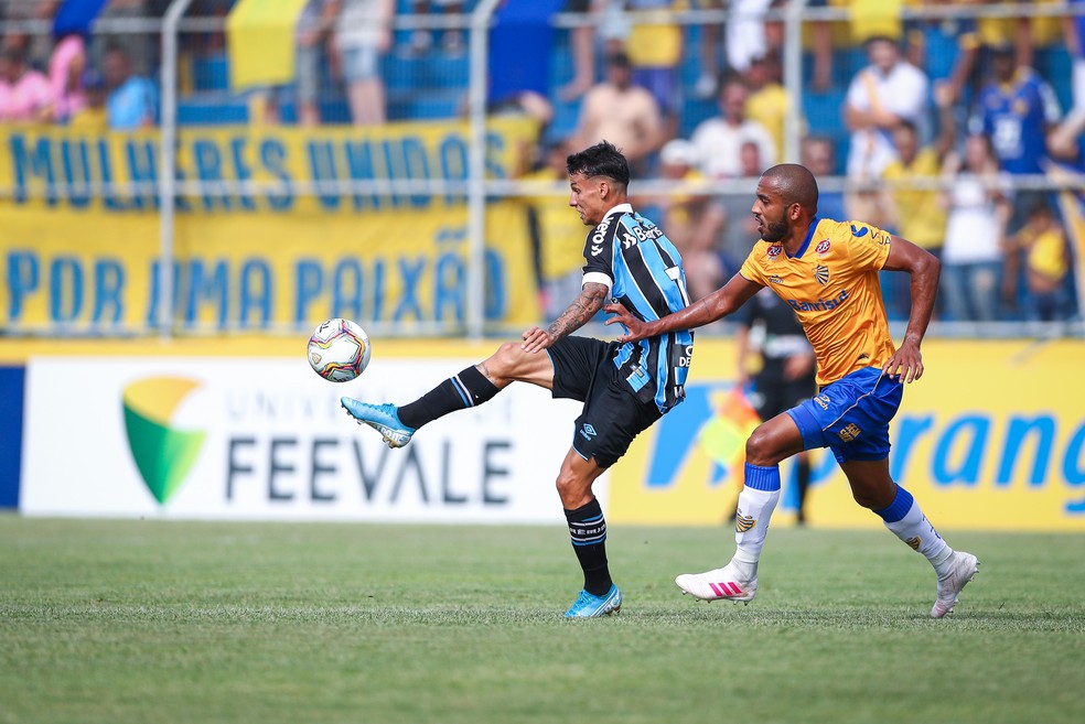 Ferreira em ação contra o Pelotas — Foto: Lucas Uebel/Grêmio