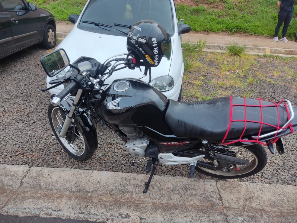 Moto apreendida pela Polícia Civil em operação contra o tráfico em Bauru (SP) — Foto: Divulgação
