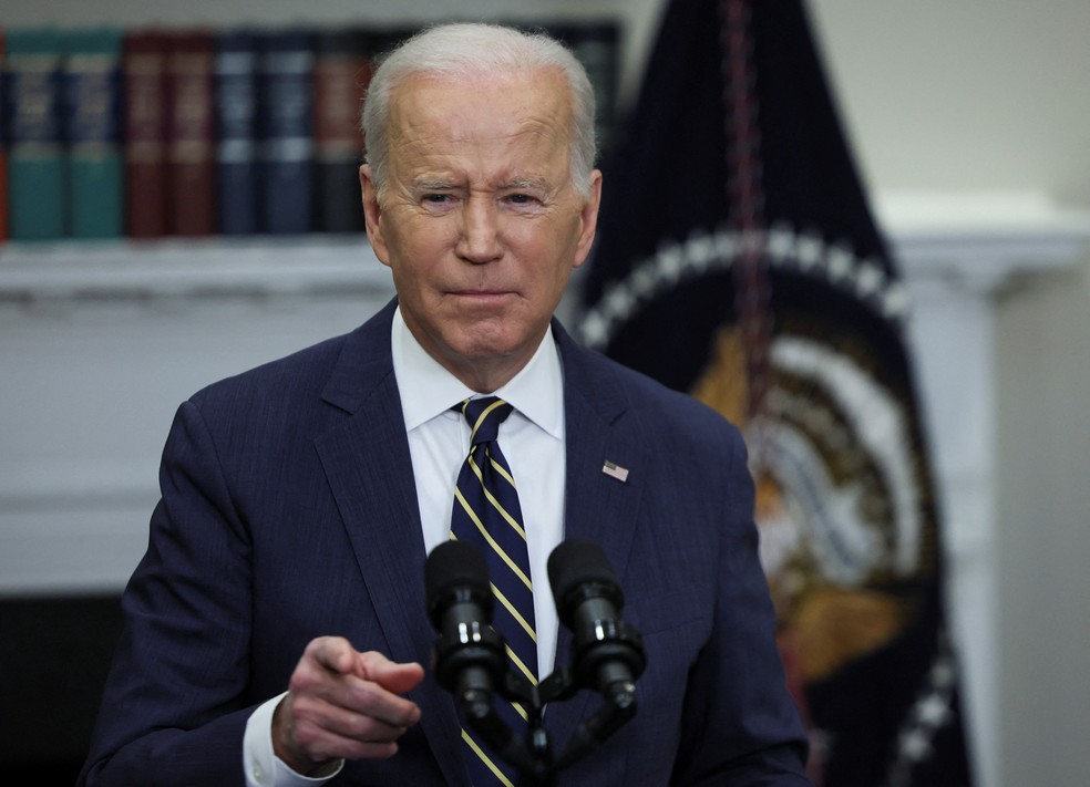 Joe Biden anuncia ações contra a Rússia devido à guerra na Ucrânia, na Casa Branca em Washington — Foto: Reuters/Evelyn Hockstein