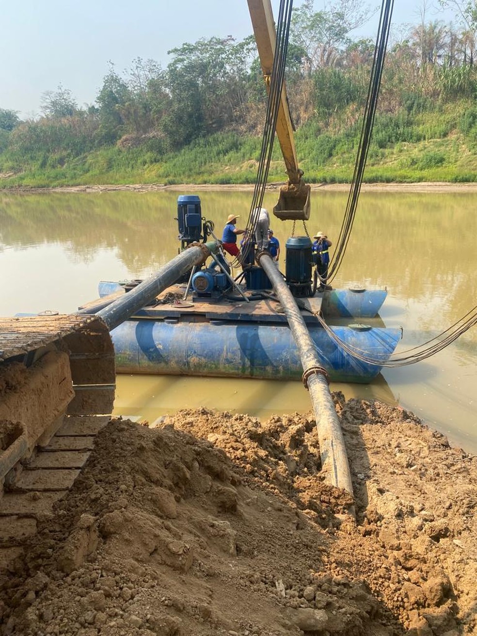 Abastecimento de água em Rio Branco pode ficar comprometido, devido à seca do rio  — Foto: Saerb