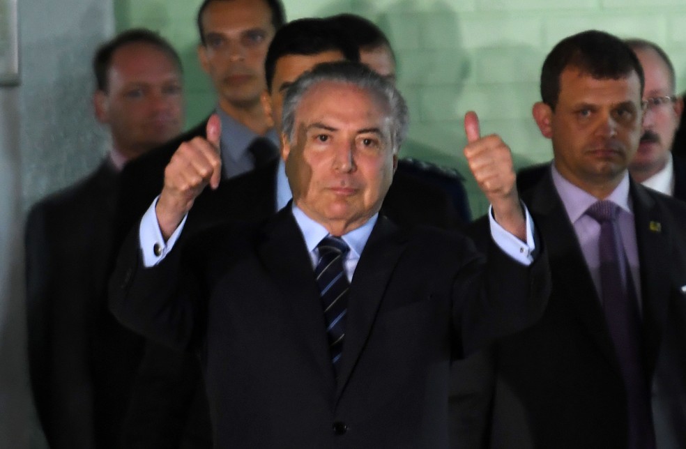 O presidente Michel Temer deixa hospital em BrasÃ­lia (Foto: Evaristo Sa/AFP)