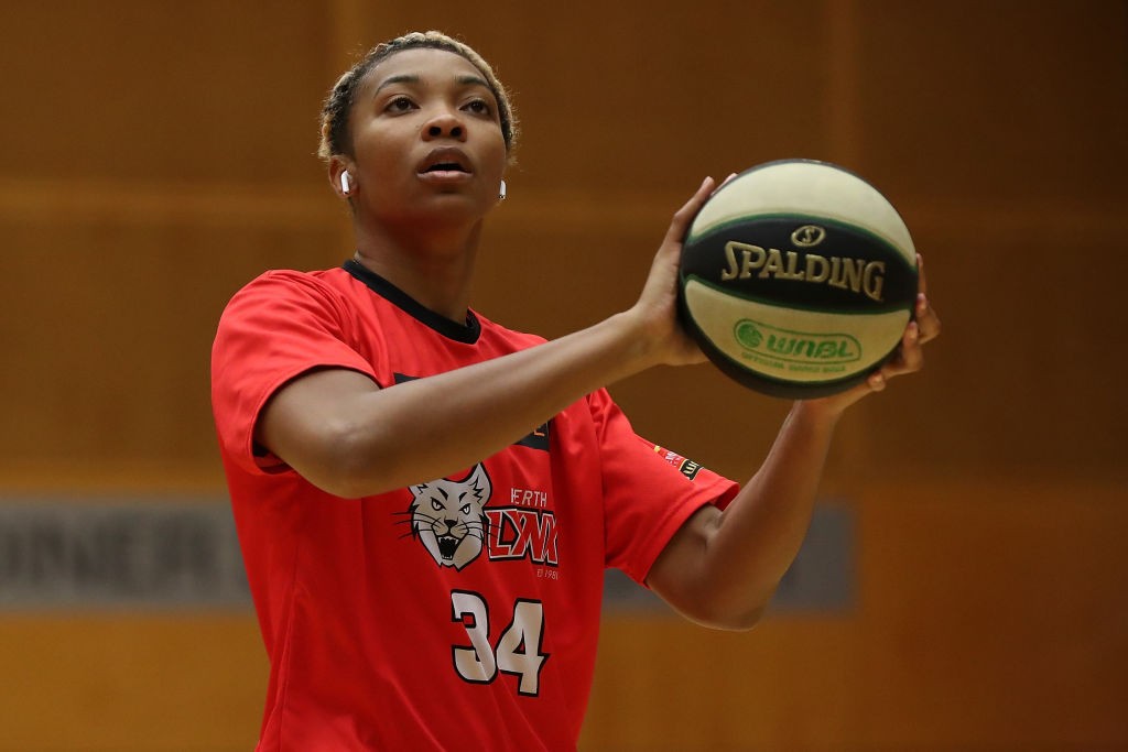 PERTH, AUSTRALIA - DECEMBER 29: Imani McGee-Stafford of the Lynx warms up before the round 11 WNBL match between Perth Lynx and the UC Capitals at Bendat Basketball Centre on December 29, 2019 in Perth, Australia. (Photo by Paul Kane/Getty Images) (Foto: Getty Images)