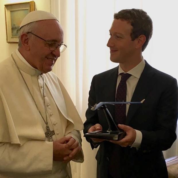 Mark Zuckerberg e Papa Francisco (Foto: Reprodução/Facebook)