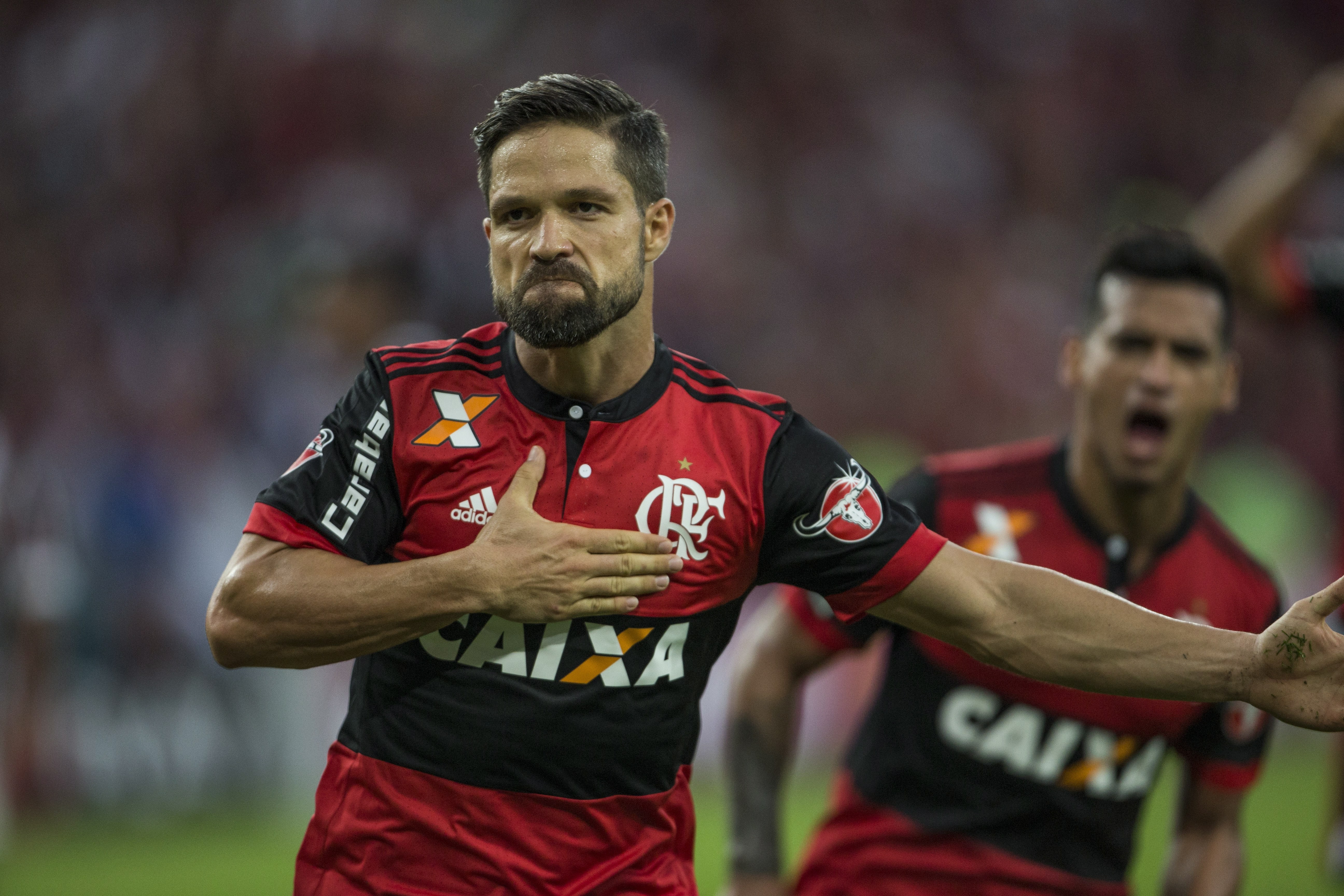 O patrocínio da Carabao, nas mangas da camisa do Flamengo