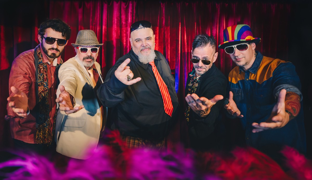 João Gordo dirige ‘Fuscão preto’ na alta velocidade do punk em unmarried que anuncia o álbum ‘Brutal brega’ |  Weblog do Mauro Ferreira