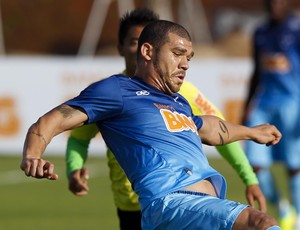 Cruzeiro sinaliza Nilton e Willian Farias como dupla de volantes contra Grêmio