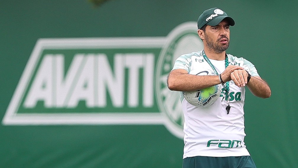 Escalação do Palmeiras: volta de Patrick dá a Abel Ferreira mais opção para o meio de campo
