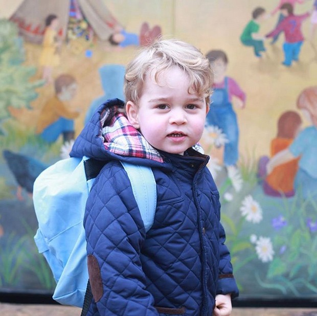 Príncipe George se diverte no primeiro dia de aula (Foto: Reprodução Instagram)